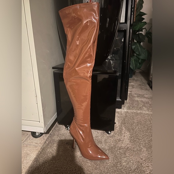 Steve Madden Vanquish Cognac Pat - Picture 1 of 5